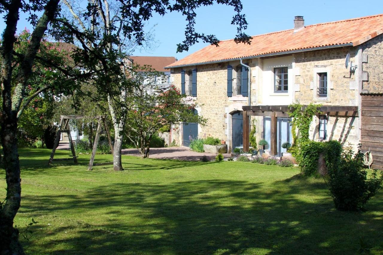 La Chataigne Villa Piegut-Pluviers Exterior photo